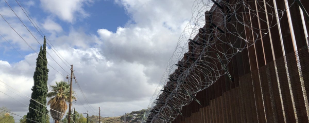 A section of the border wall cuts a line between Nogales, Arizona, and Nogales, Mexico. Photo: Lynette Wilson/Episcopal News Service