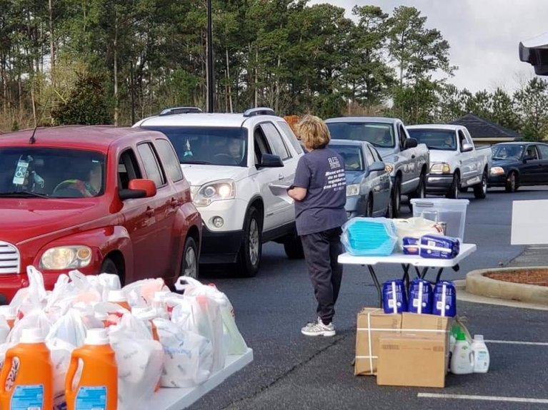 Drive through meals to go in Cartersville